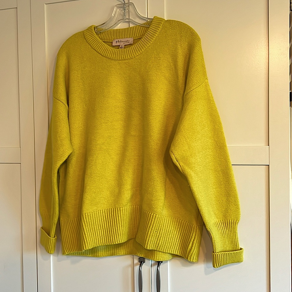 Philosophy crew neck sweater, soft & cozy.Chartreuse mustard Sz L New never worn